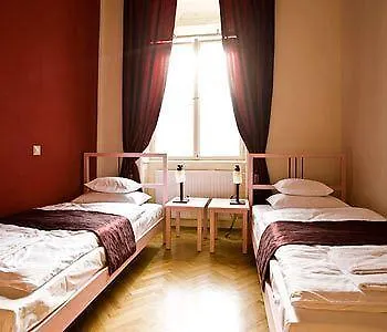 Budapest Rooms Bed And Breakfast 3*