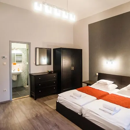Budapest Rooms Bed And Breakfast Πανσιόν