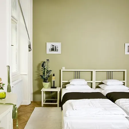 Budapest Rooms Bed And Breakfast