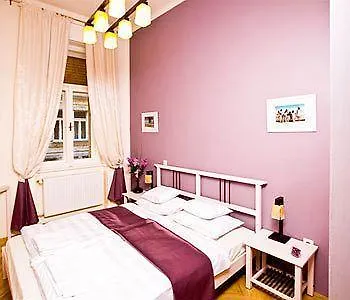 Budapest Rooms Bed And Breakfast Гостевой дом 3*